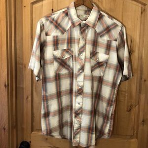 Short sleeve pearl snap shirt
